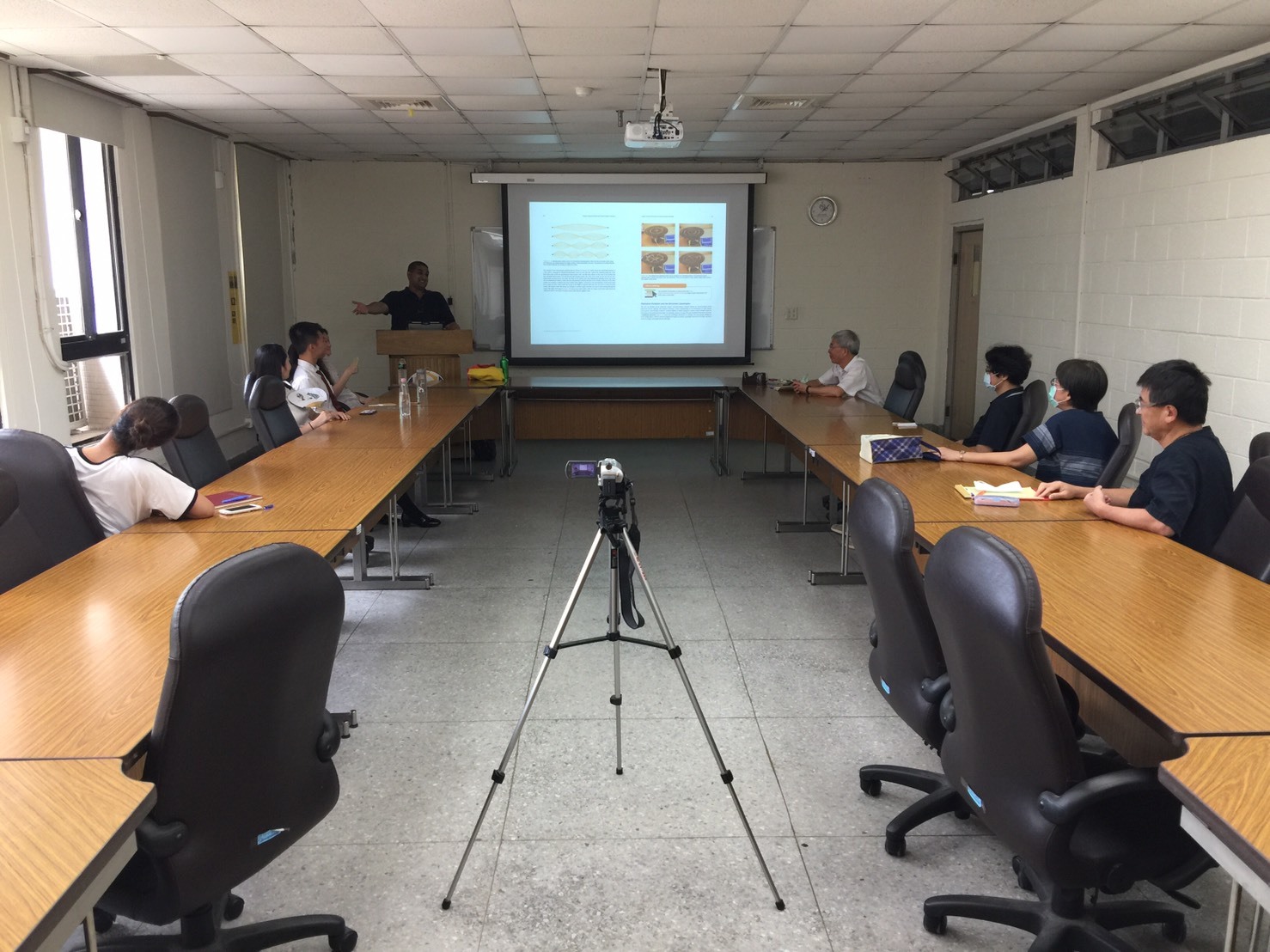 Invited Talk of  Dr. Dino Ponnampalam龍迪論博士-01